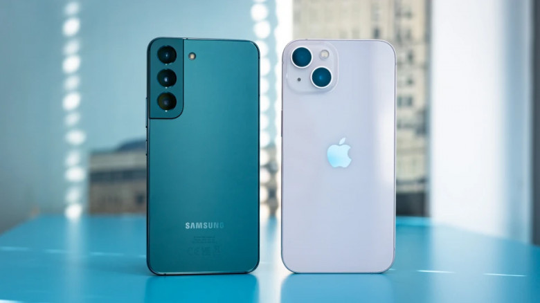 So sánh Galaxy S22 và iPhone 13